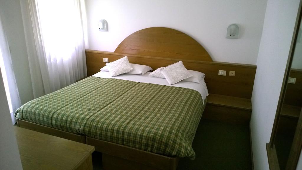 La Felce Bed & Breakfast كاريسولو الغرفة الصورة